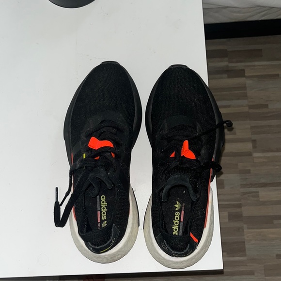 Black Adidas shoes Size 8 - Picture 3 of 3